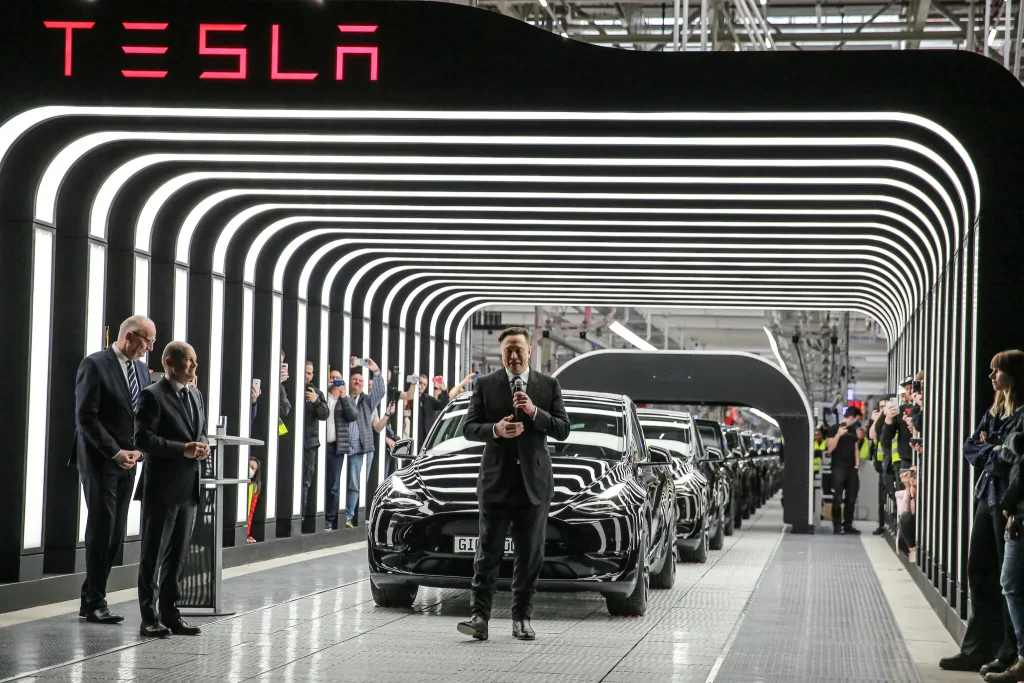 musk-businesses-tesla-whcq-superJumbo